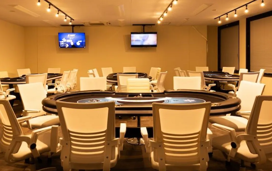 奈良ポーカー、Poker room blancの店内画像