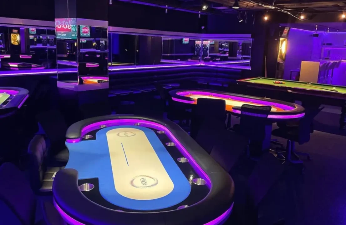 大分のポーカールーム、amusement cafe oceanの店内画像