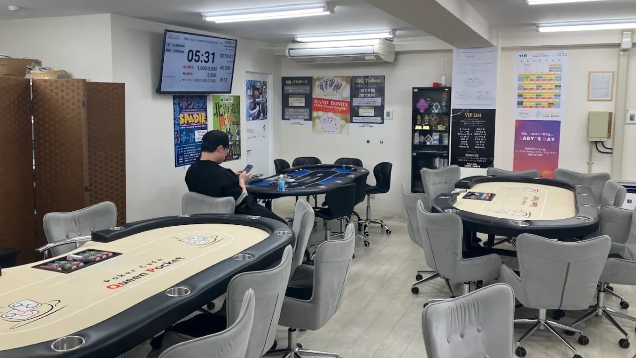 品川のポーカールーム、Queen Pocket 五反田の店内画像