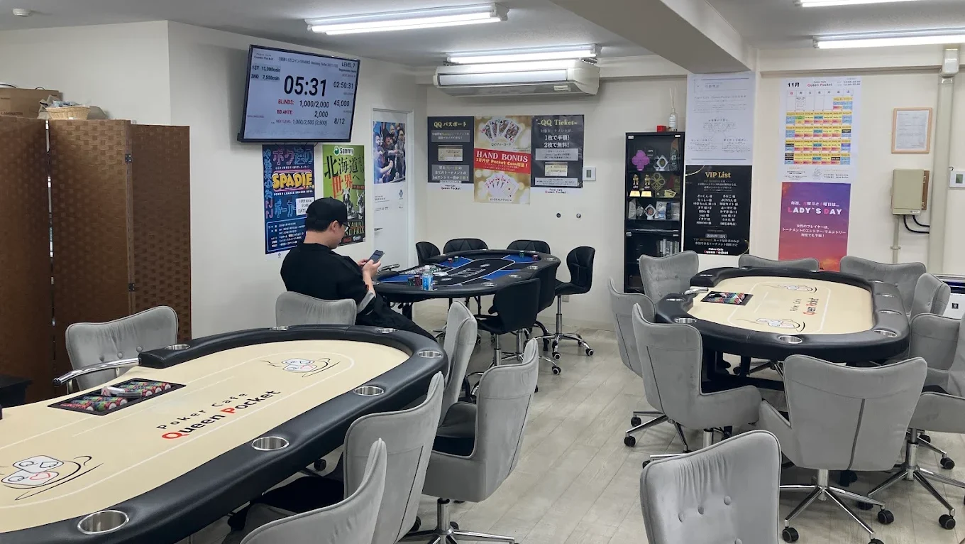 品川のポーカールーム、Queen Pocket 五反田の店内画像