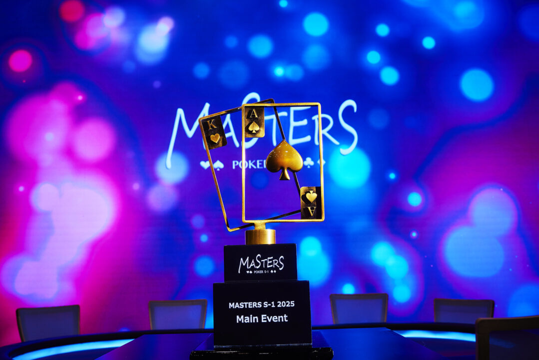 MASTERS S-1 2025のメインイベントトロフィーの画像