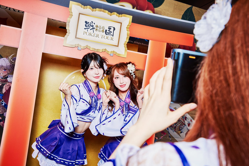 戦国ポーカーのコンパニオンの画像