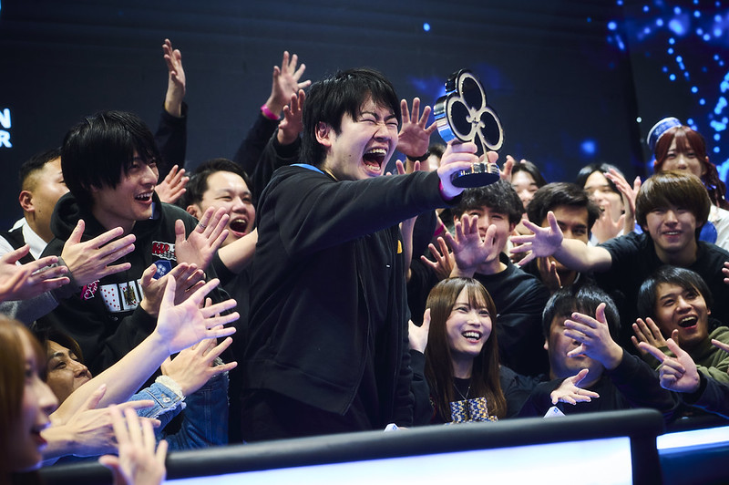 JOPTのトロフィーの画像