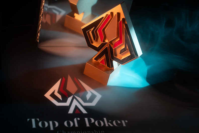 TPCのトロフィーの画像