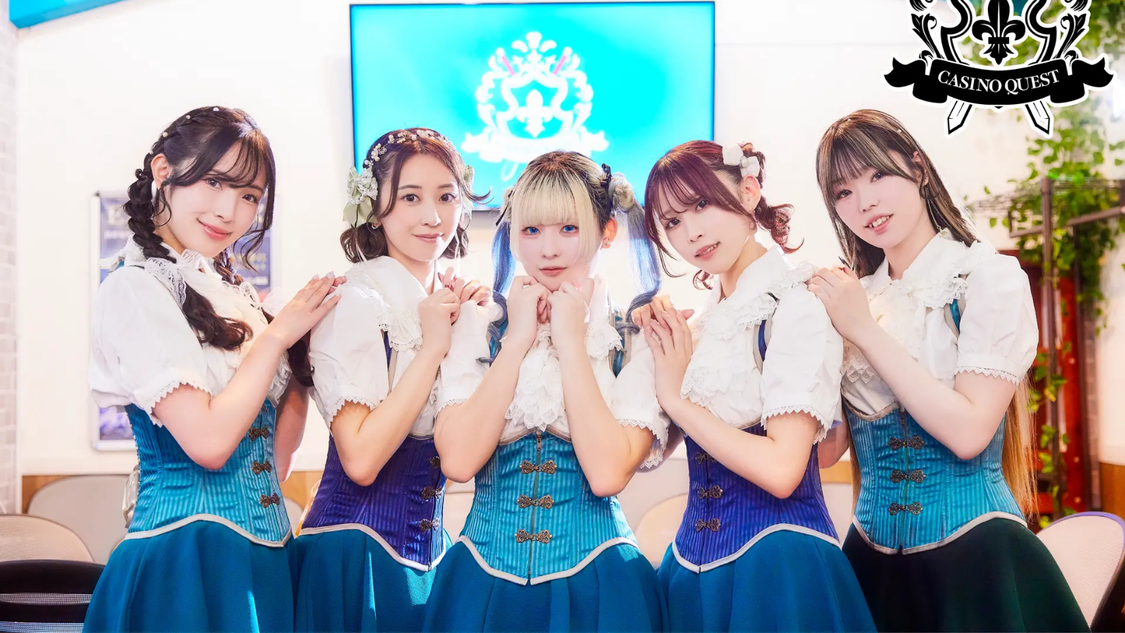 秋葉原にあるアミューズメントポーカー店舗・カジノクエストの店内とキャストの画像