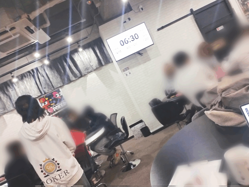 56s POKER cafeの店内画像