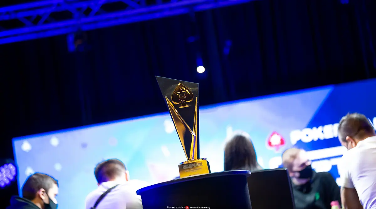 EPTのトロフィーの画像