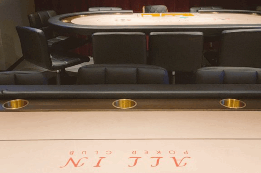 ALL IN POKER CLUBの店内写真。
