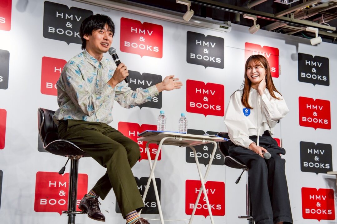 トークショー中の平田雄也さんと岡本詩菜さん4