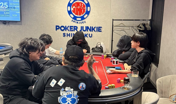 新宿歌舞伎町にあるポーカールームPOKER JUNKIE SHINJUKUの店内写真