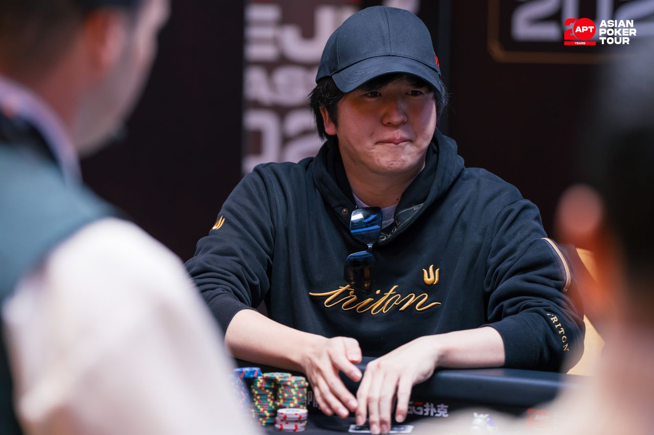 WSOPのテーブルでプレイするナーツゴンニャー中井さん