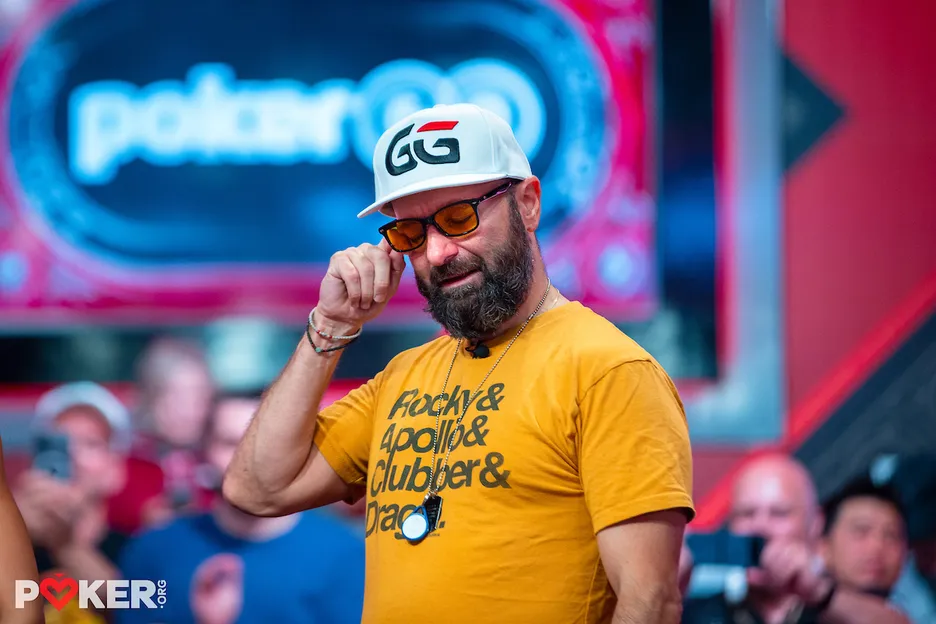 2024年WSOPで感極まるダニエル・ネグラヌ