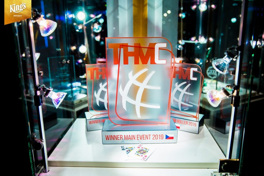 THMCのトロフィーの画像