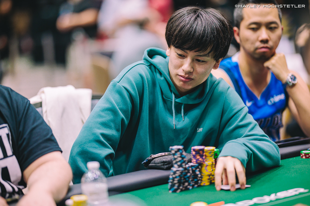 WSOPのメインイベントでプレイする中西さん
