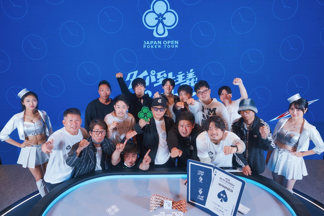 takahashiさんを囲む優勝記念写真