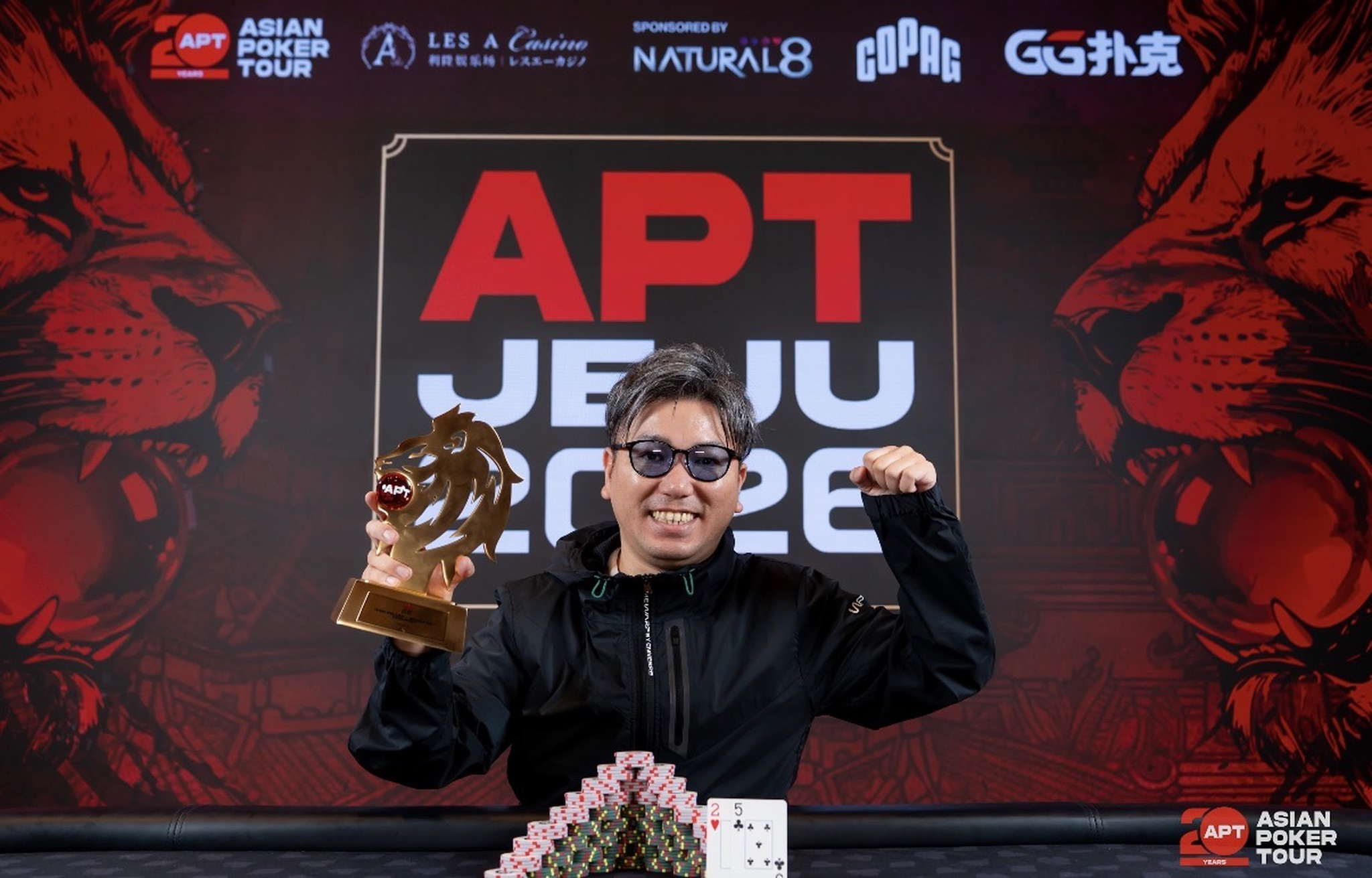 APT Jeju 2026でのKenji Araiさんの優勝記念写真