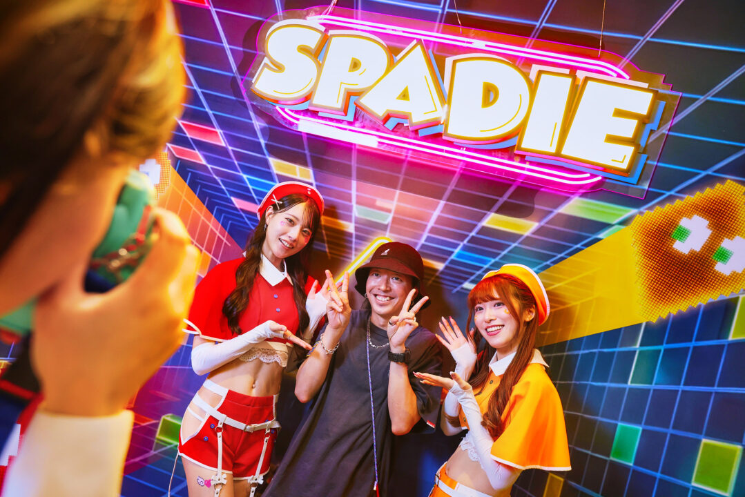 SPADIE会場で撮影できるコンパニオンとの記念チェキ